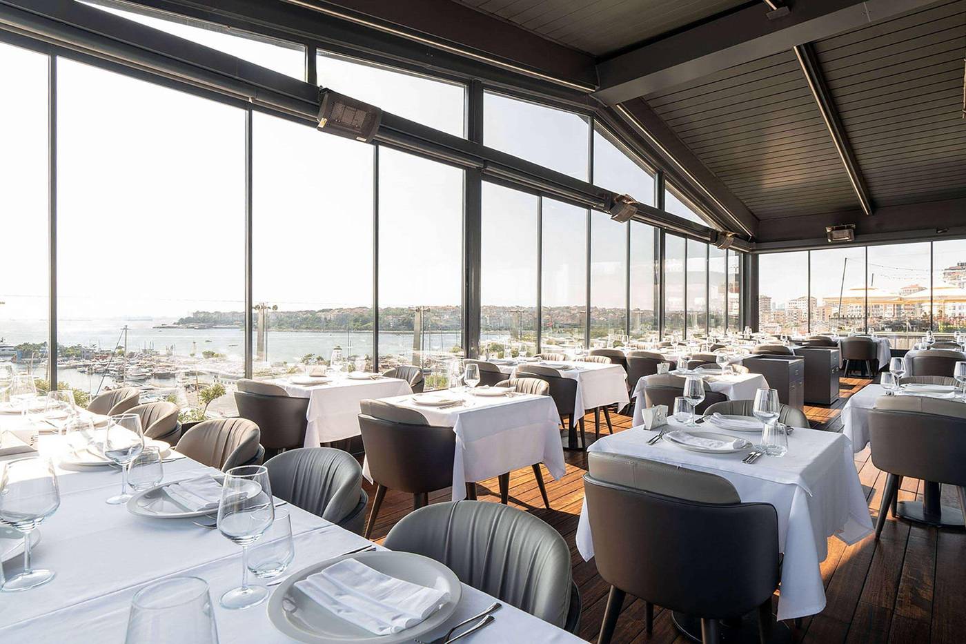 Wyndham-Grand-Istanbul-Kalamis-Marina-Hotel-Restaurant-13