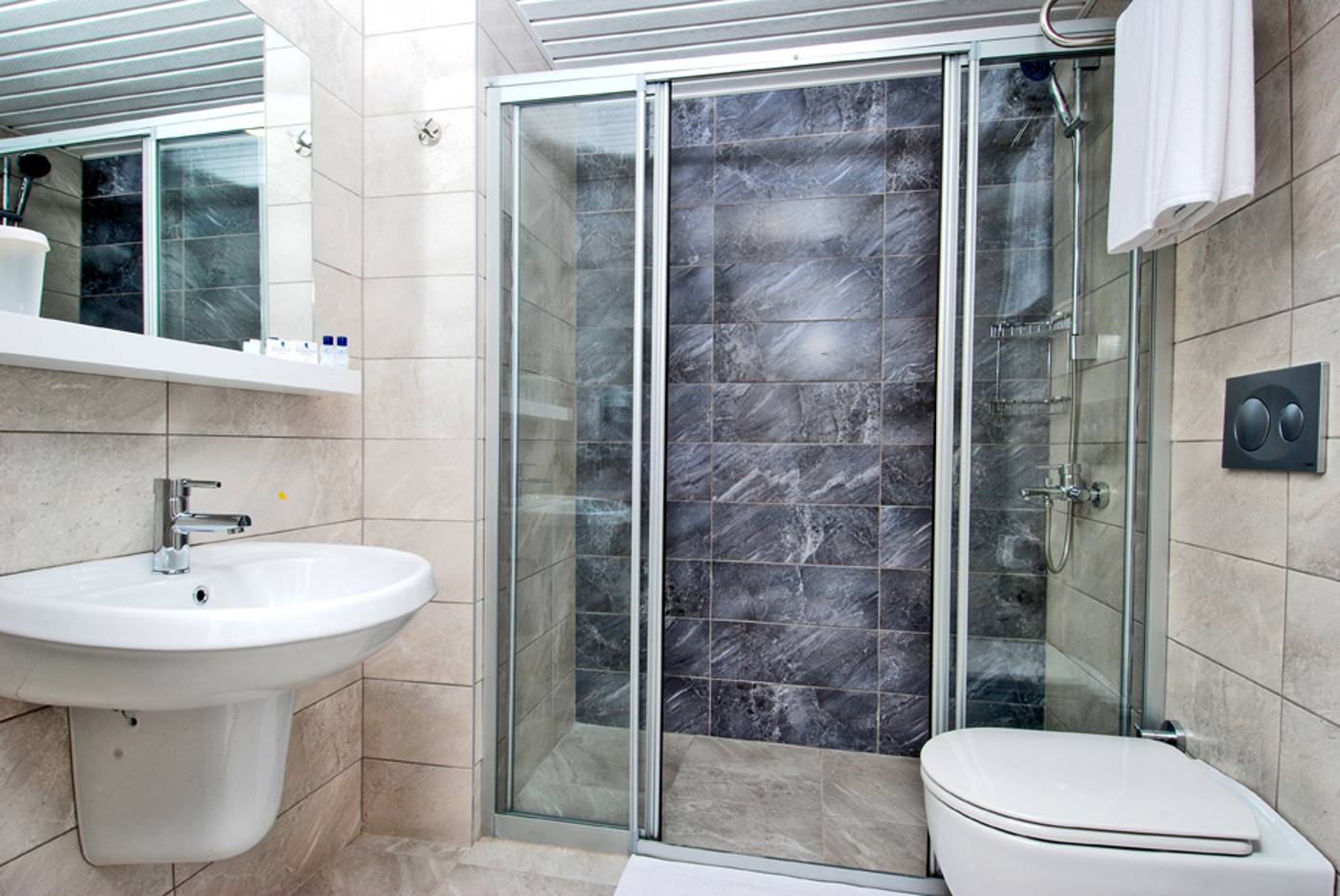 Kleopatra-Ramira-Hotel-Room-22