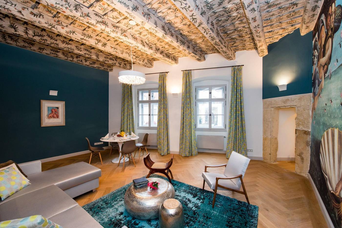 Old-Royal-Post-Hotel-Room-46