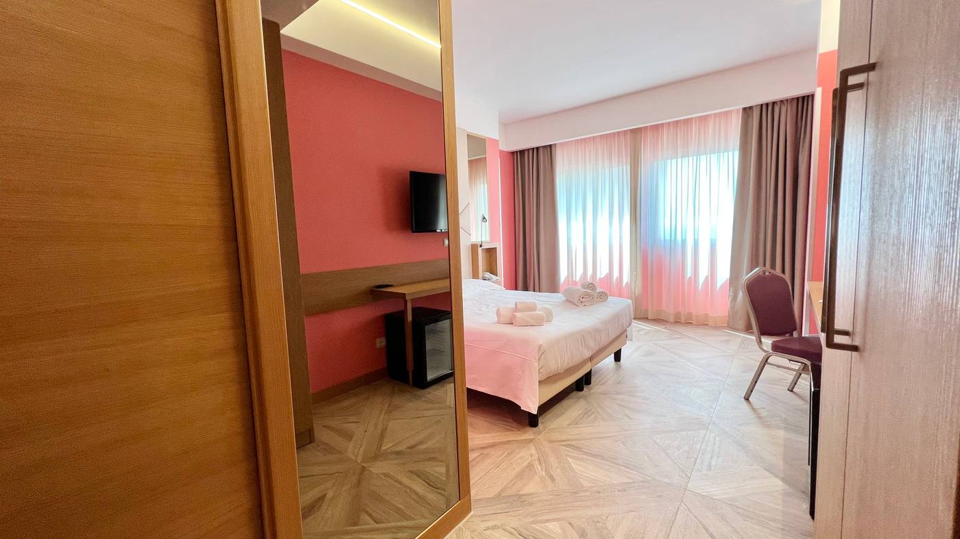 Catania-Sea-Palace-Hotel-Room-3