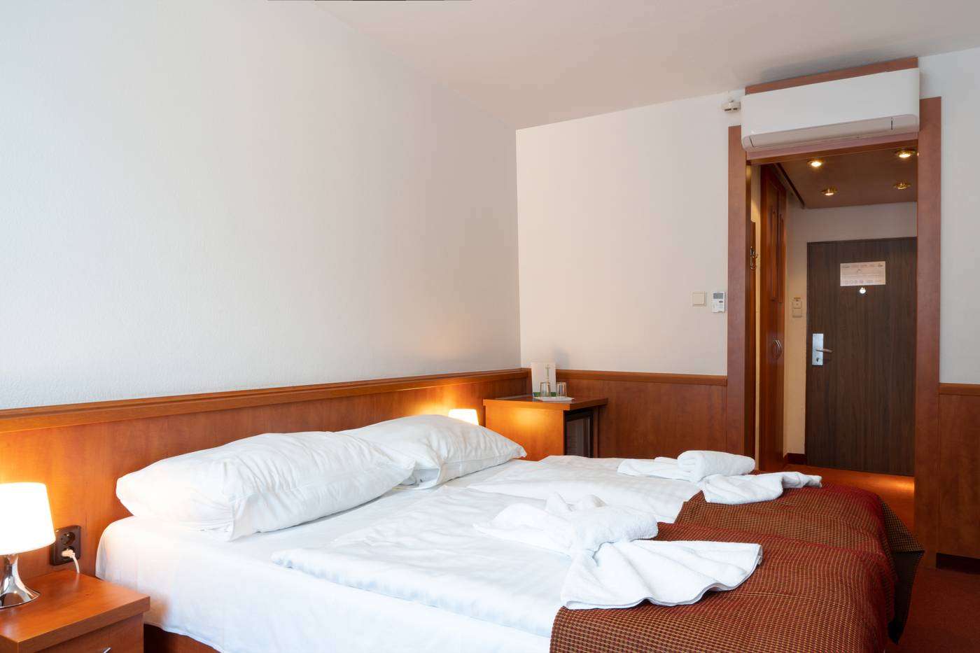 Olympik-Tristar-Room-6