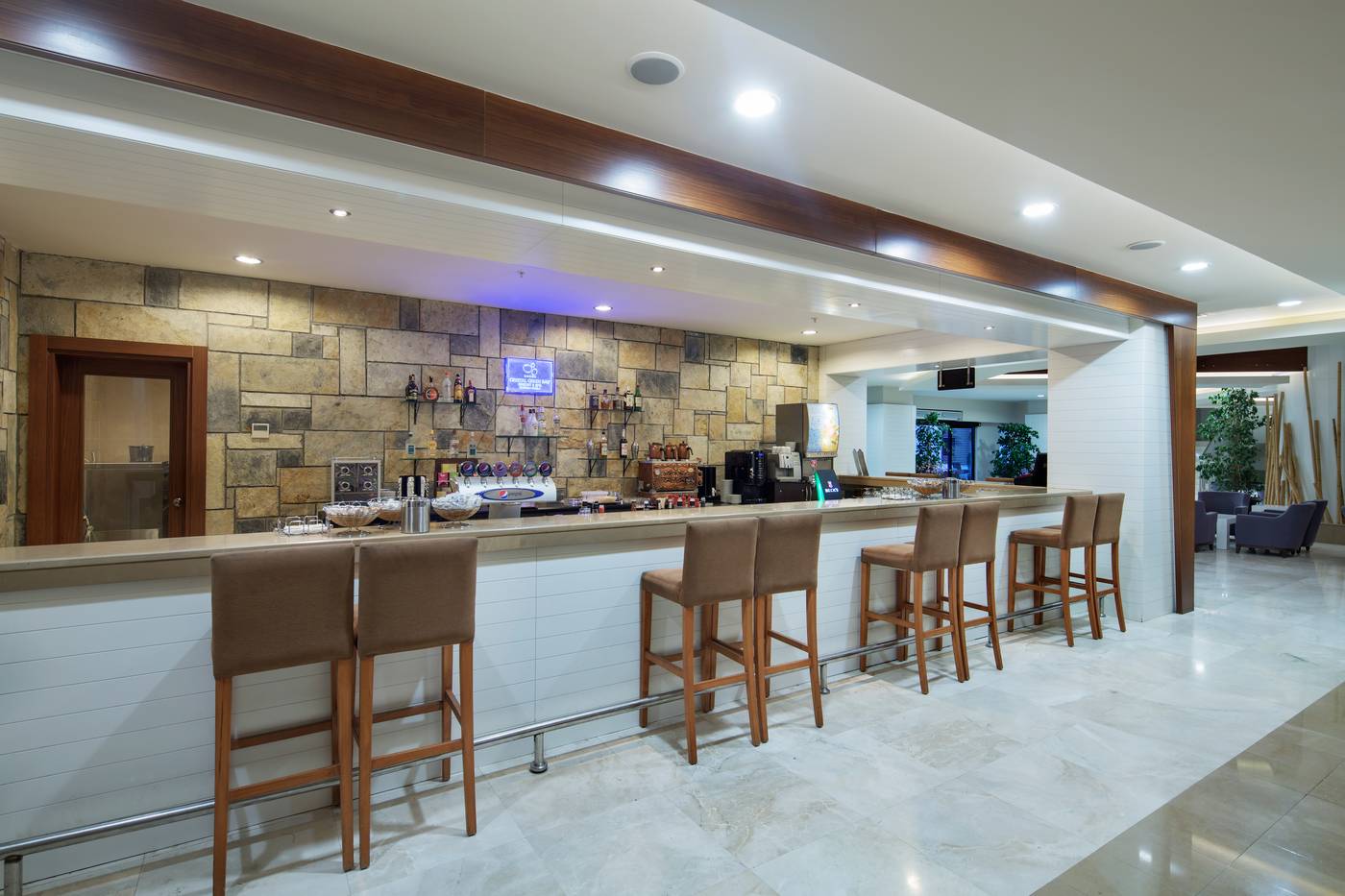 Green-Bay-Resort---Spa-Lobby-39