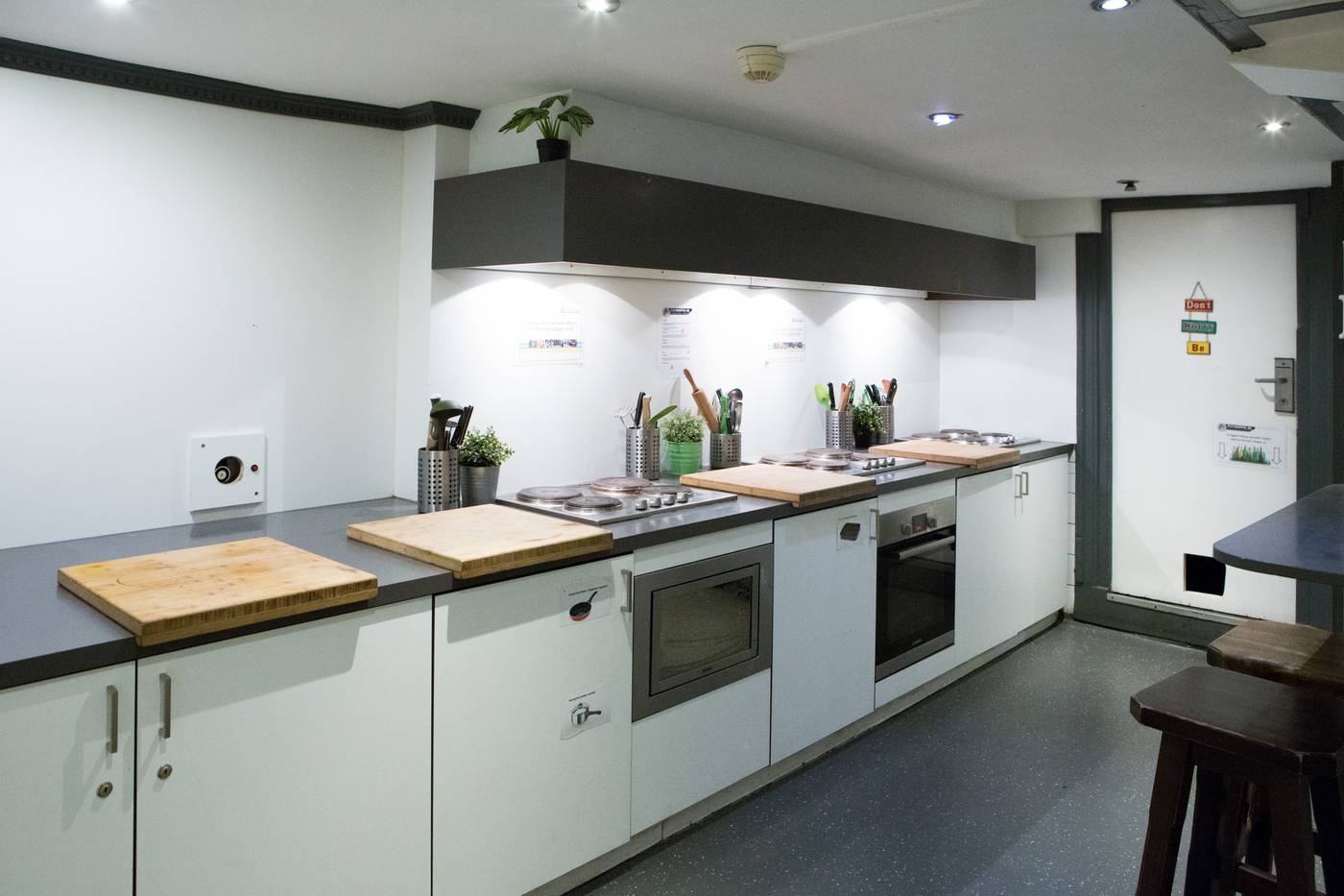 Flying-Pigs-Downtown-Hostel-Amsterdam-General-view-17