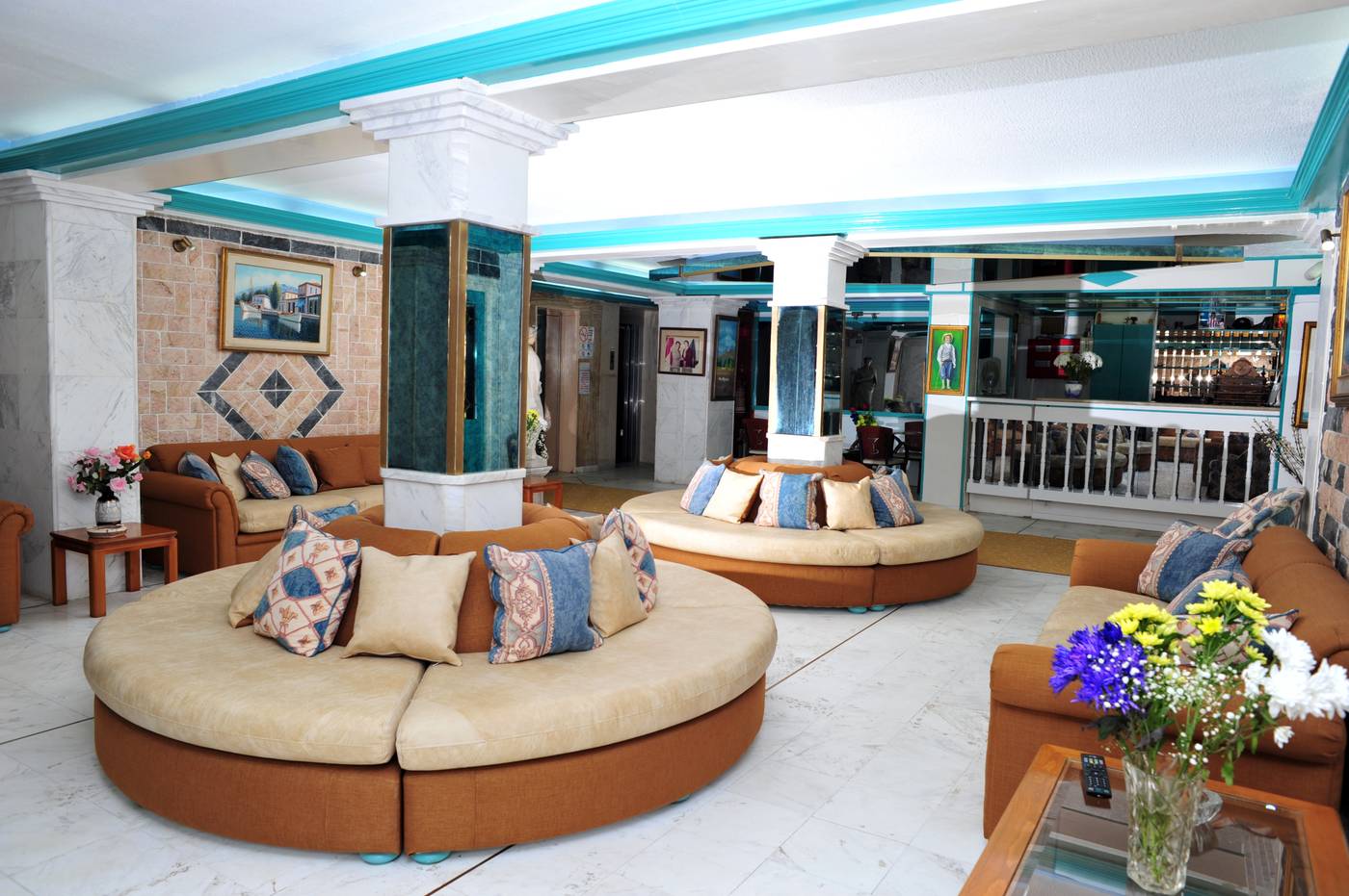 Astoria-Hotel-Lobby-11