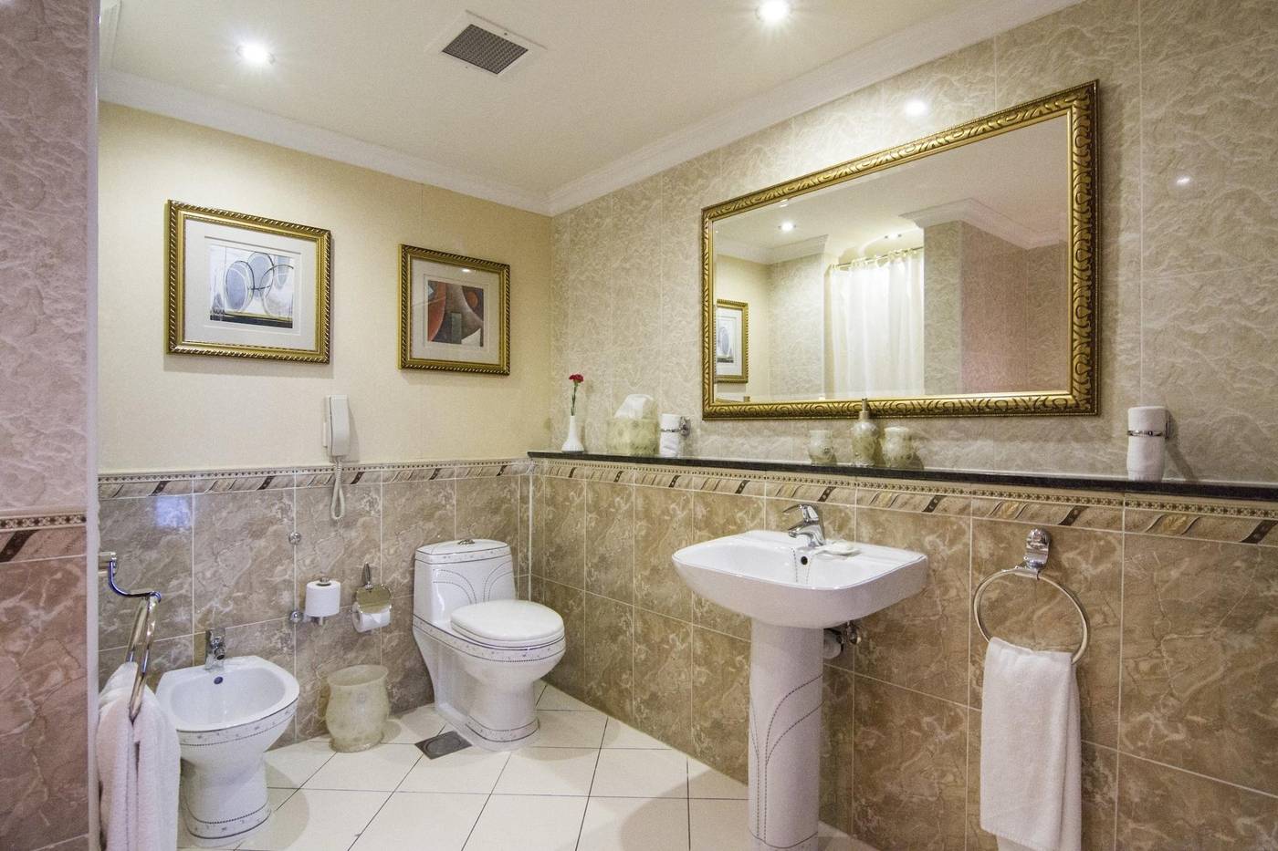 Excelsior-Grand-Hotel-Room-50