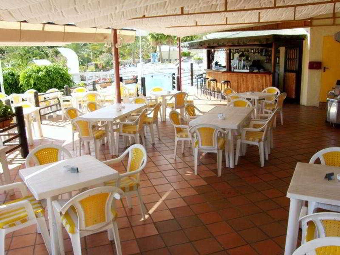 Apartahotel-Folias-Bar-17