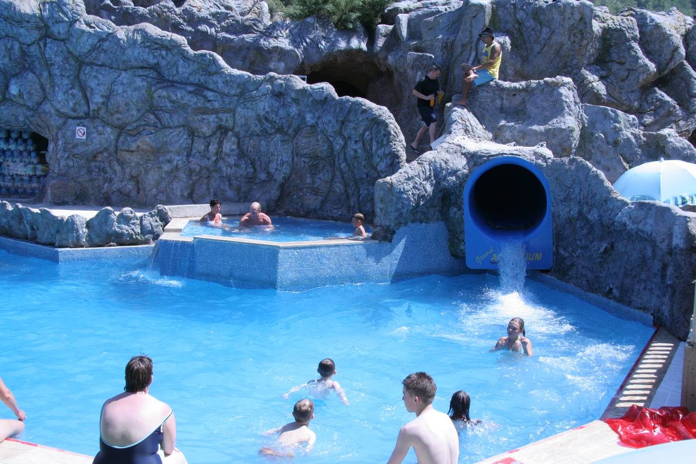 Grand-Aquarium-Apart-Pool-15