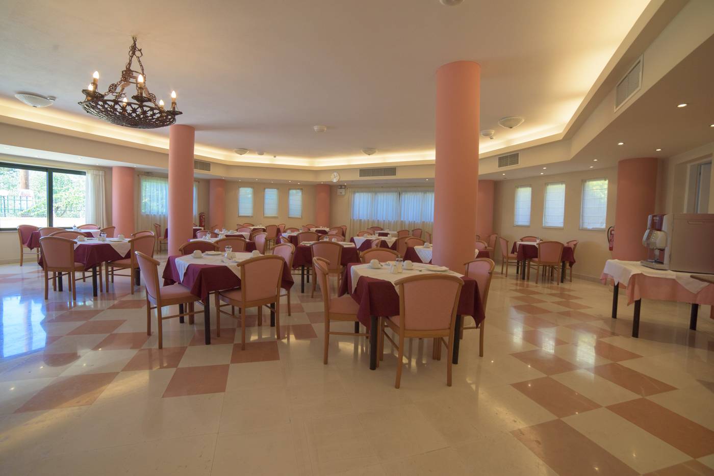 Century-Resort-Apartments-Restaurant-72