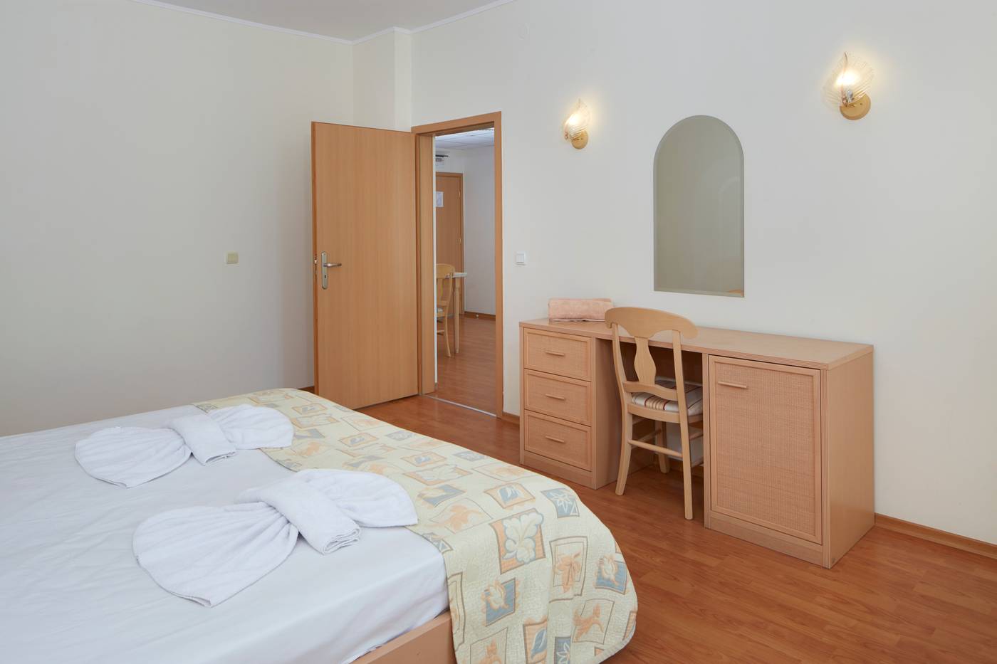 Grand-Hotel-Nirvana---Sunny-Beach-Room-23