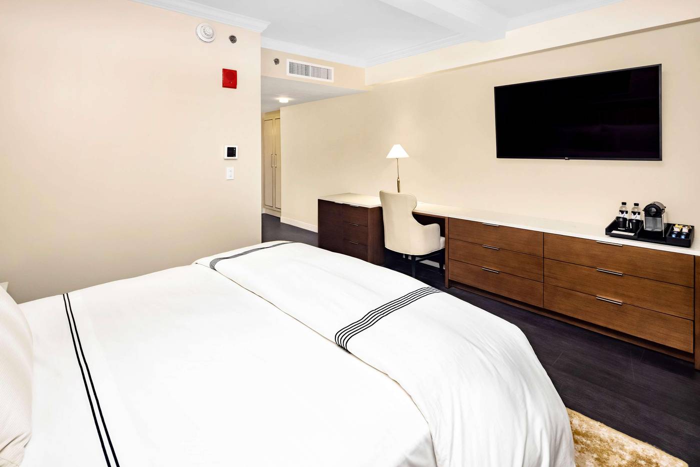Hilton-Club-The-Quin-New-York-Room-36