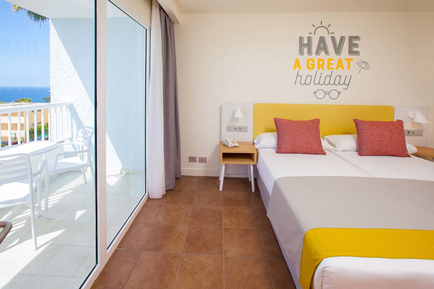 Abora-Interclub-Atlantic-by-Lopesan-Hotels-Room-24