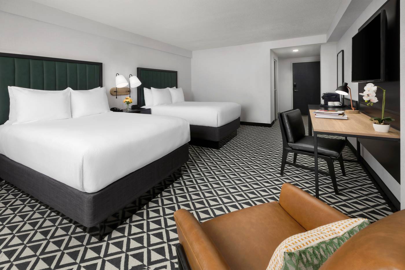 The-Arcadian-powered-by-Sonder-Room-11