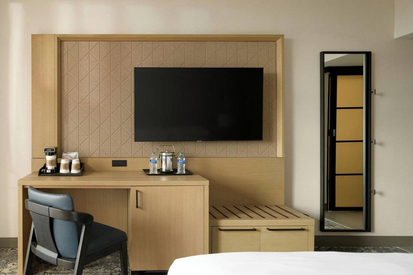 Sheraton-Park-Hotel-at-the-Anaheim-Resort-Room-42