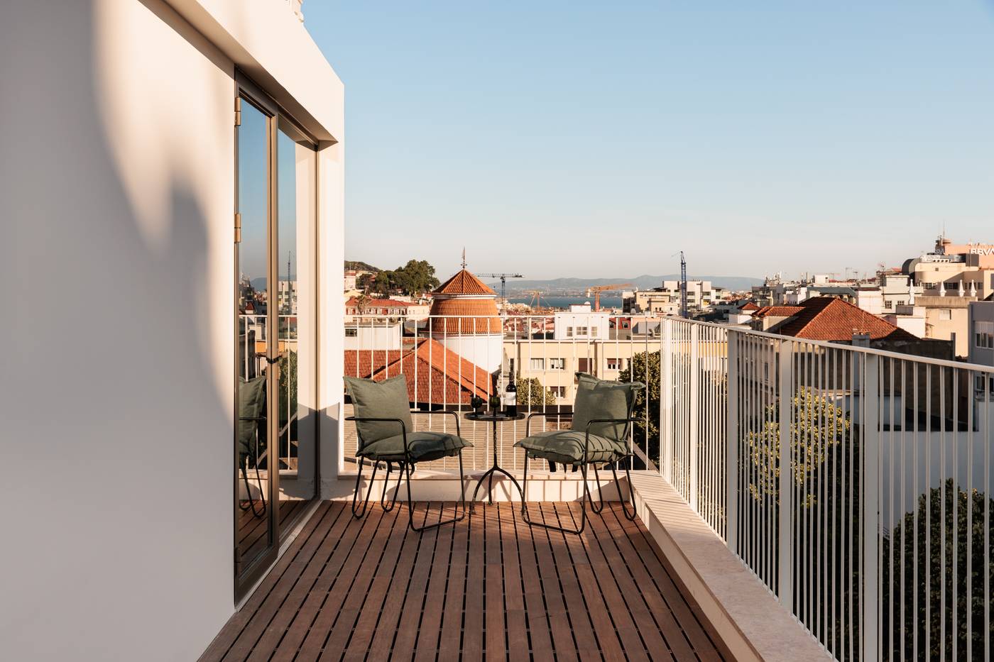 Locke-De-Santa-Joana-Room-6