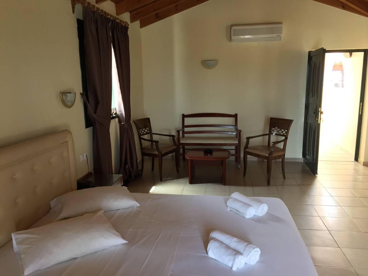 Diogenis-Blue-Palace-Lobby-24