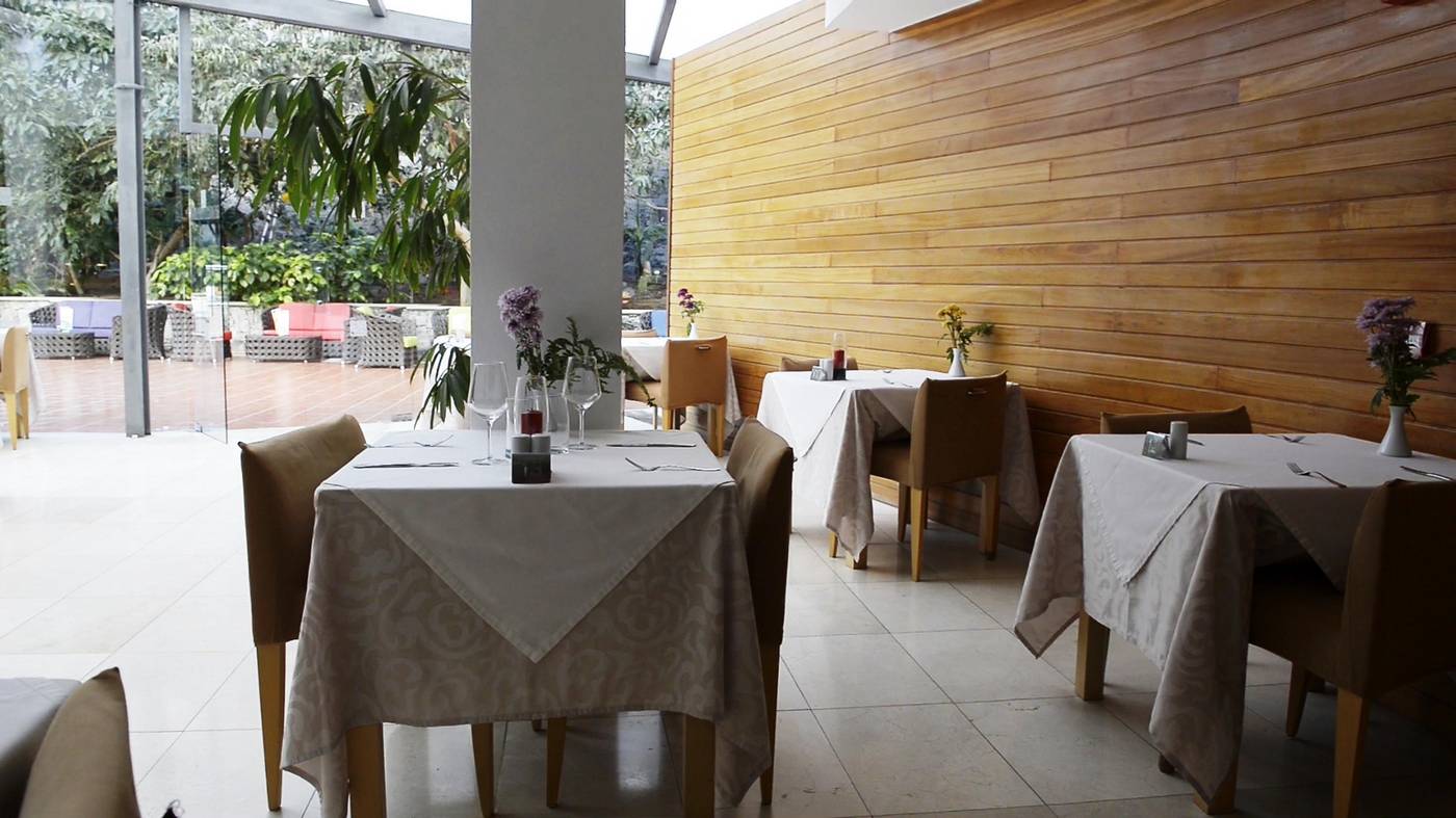 Morasol-Suites-Restaurant-37