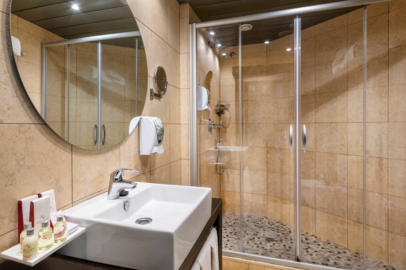 Salles-Hotel-Aeroport-de-Girona-Room-19