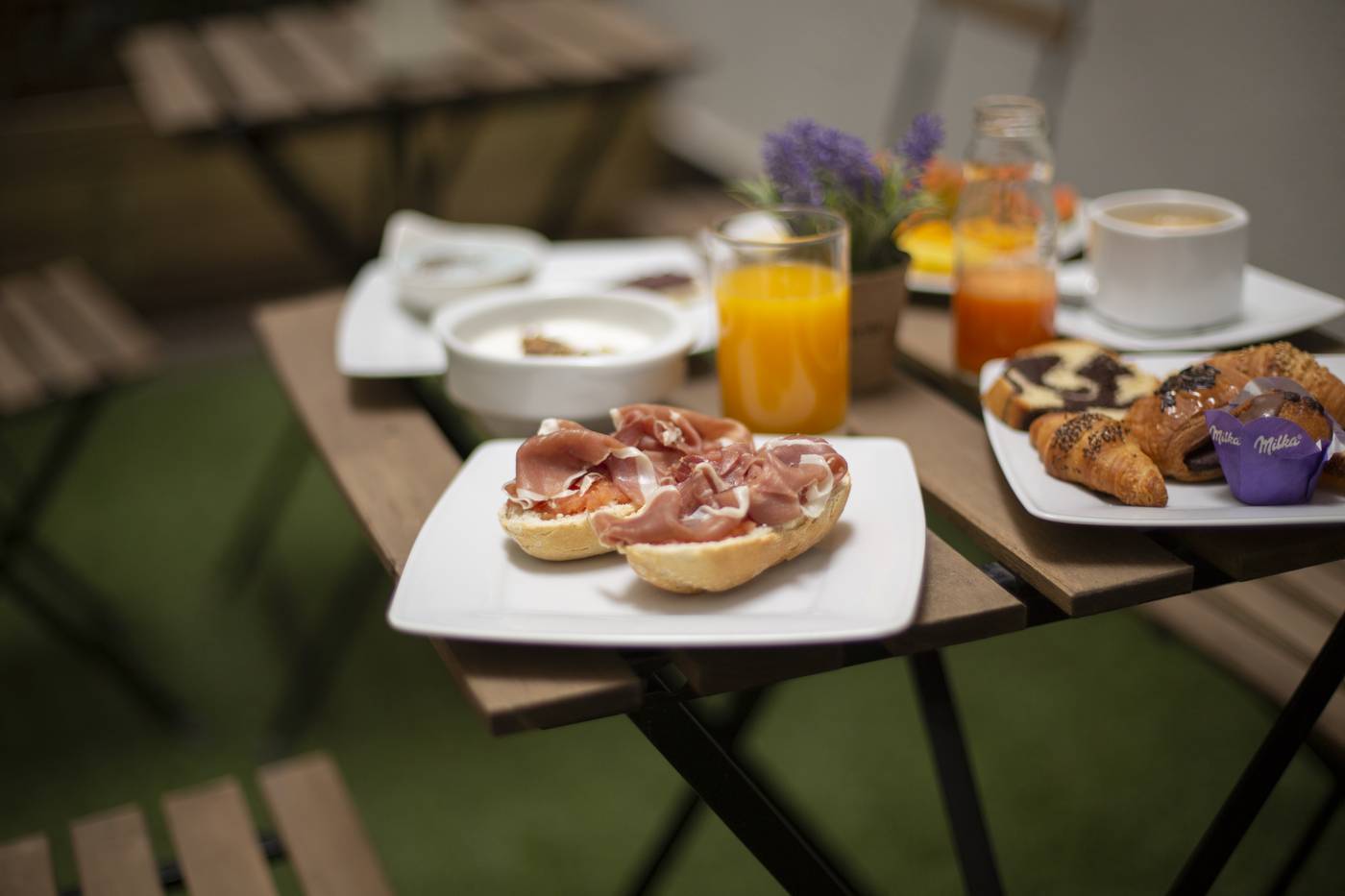 Petit-Palace-Tres-Cruces-Spain-Restaurant-28