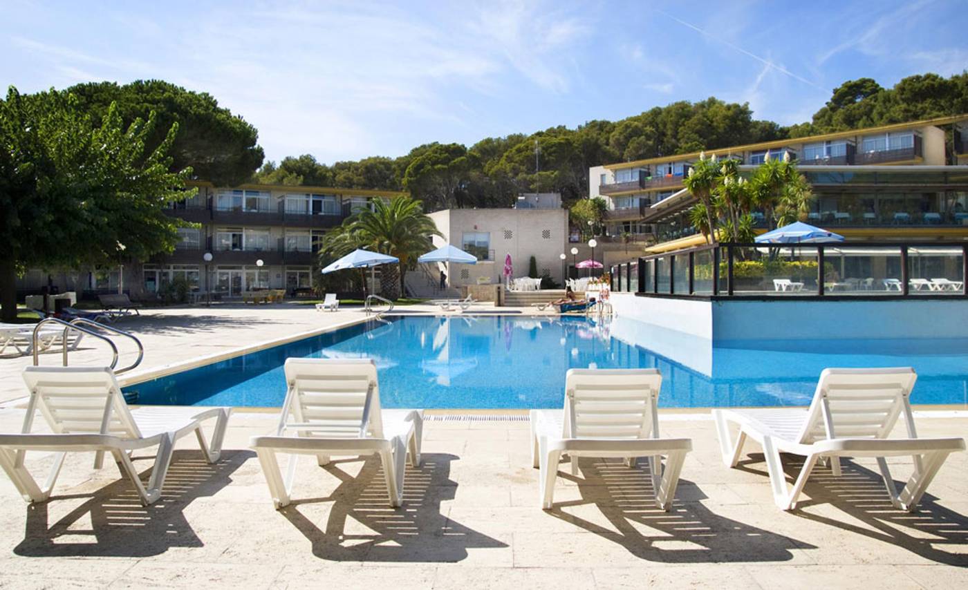 Comtat-Sant-Jordi-Aparthotel-Pool-3