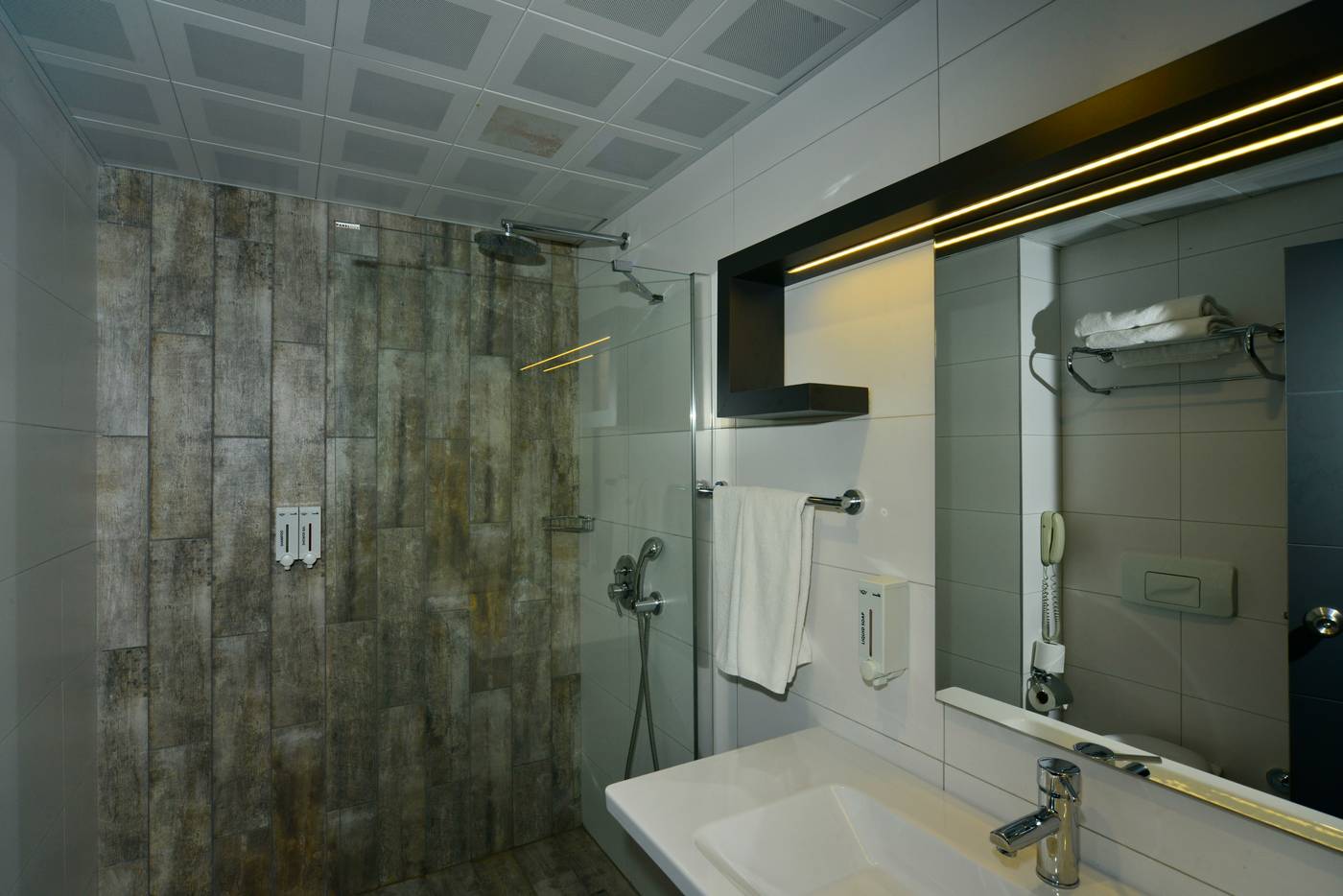 White-City-Beach-Hotel-Room-36