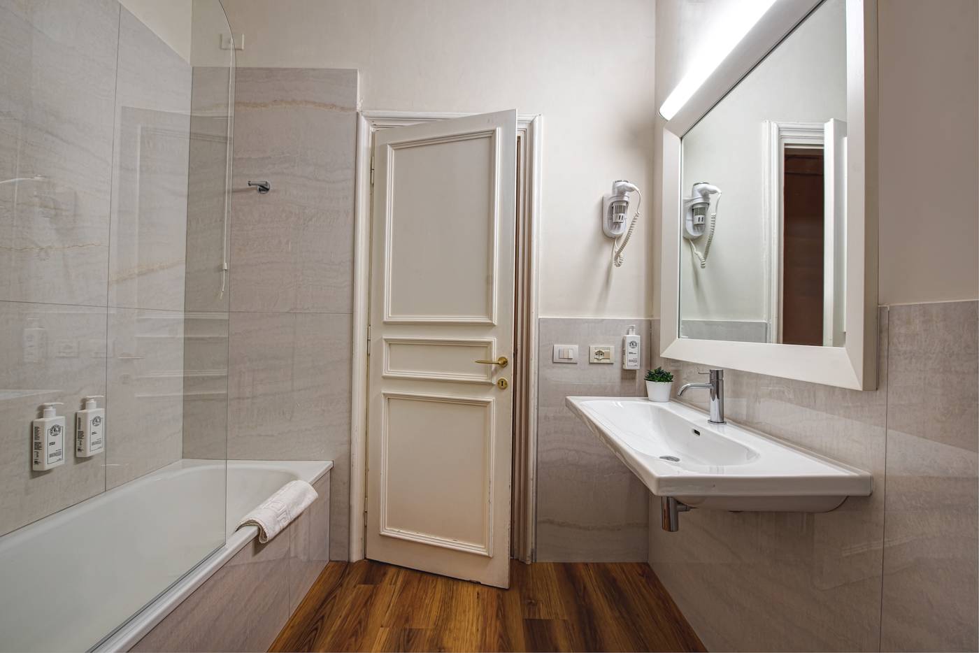 Majestic-Palace-Room-45