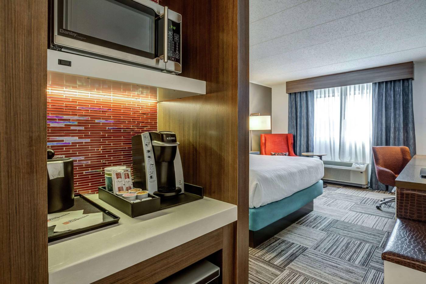 Hilton-Garden-Inn-Boston-Waltham-Room-8