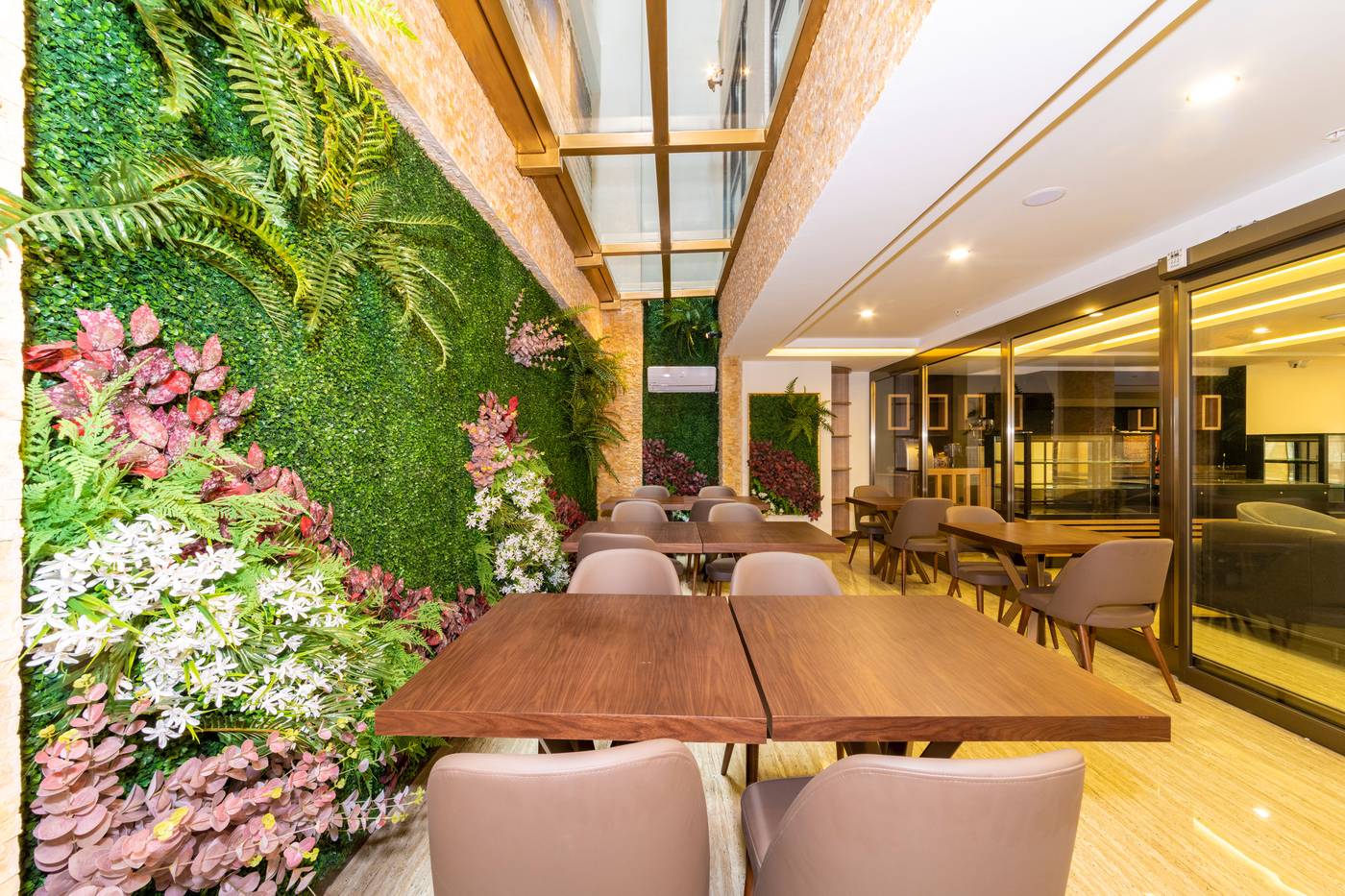 38-Hotel-Restaurant-24