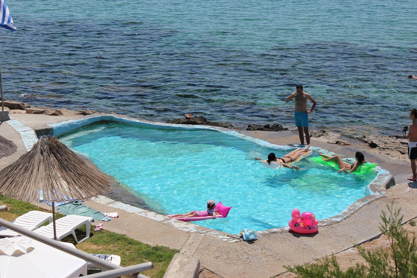 Ilyssion-Hotel-Pool-14