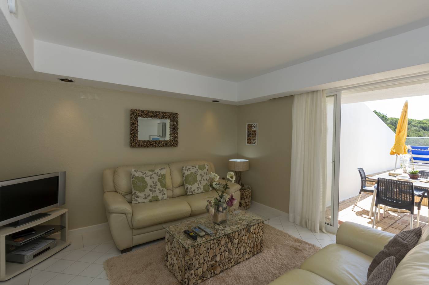 Rocha-Brava-Room-44