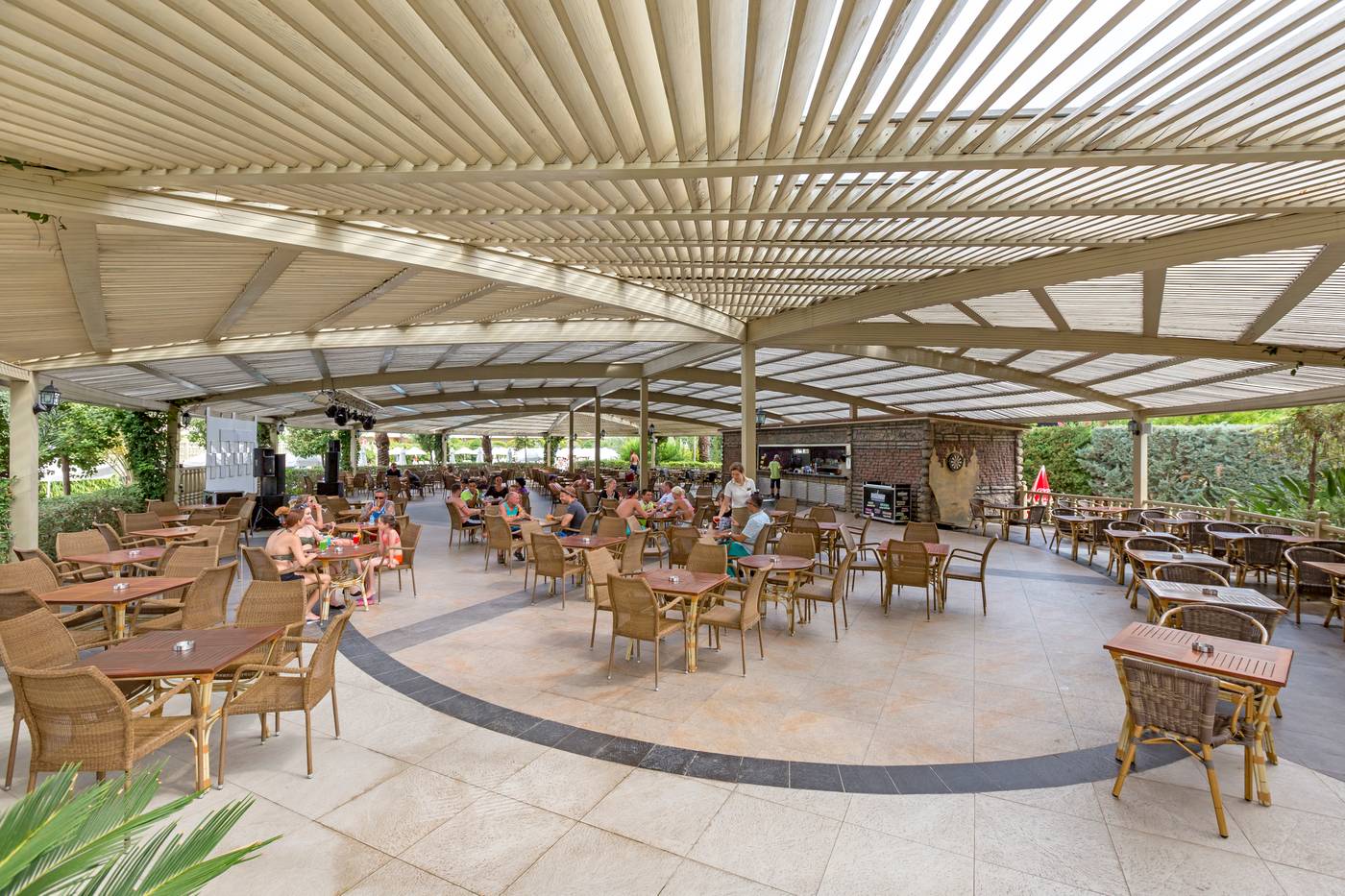 Royal-Holiday-Palace-Restaurant-20