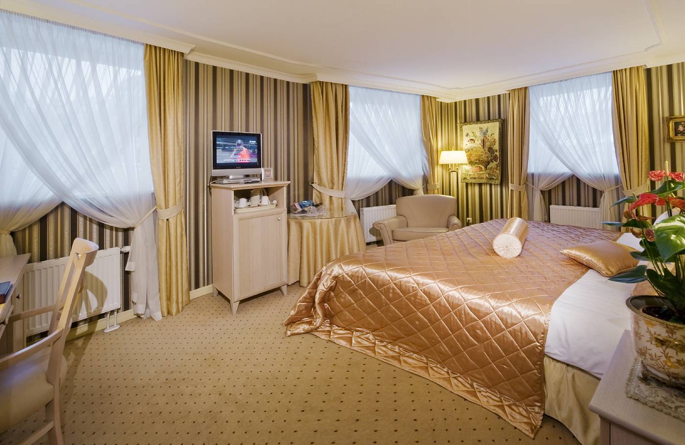 IMPERIAL Hotel & Restaurant-Lithuania-VILNIUS-General view-4