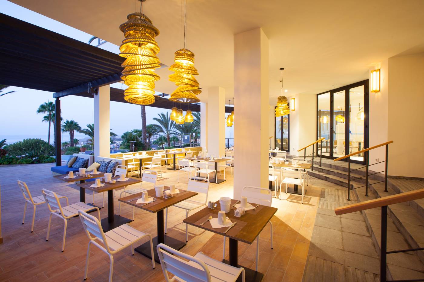Corallium-Dunamar-by-Lopesan-Hotels-Restaurant-14