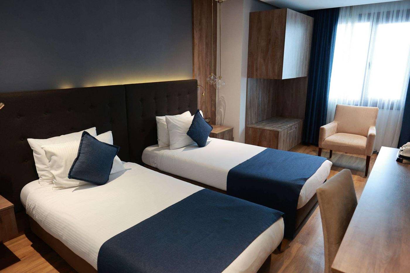 Nova-Plaza-Crystal-Hotel-Room-29