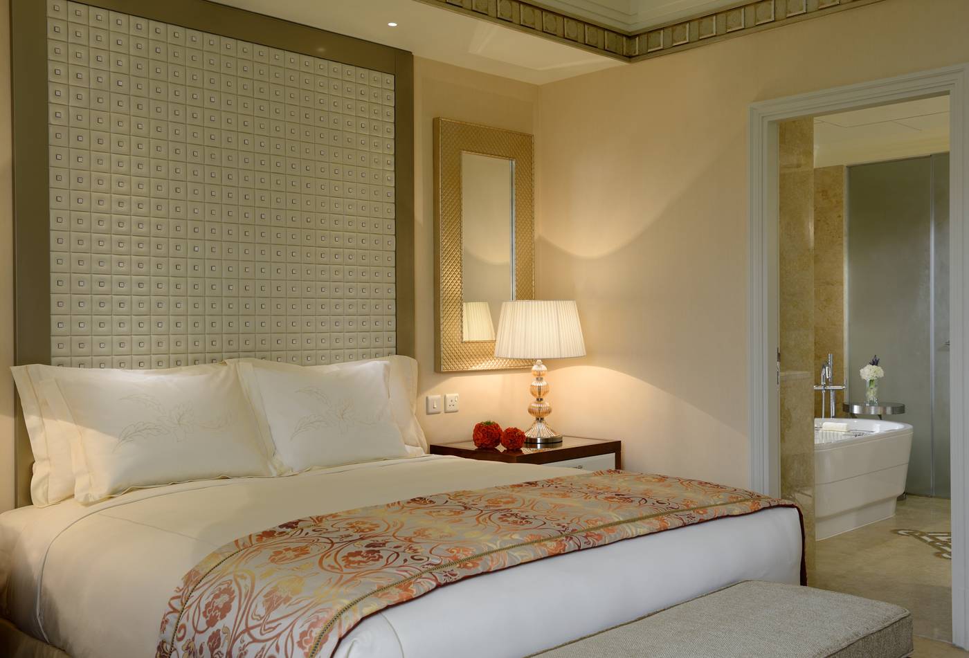 The Ritz Carlton Abu Dhabi Grand Canal