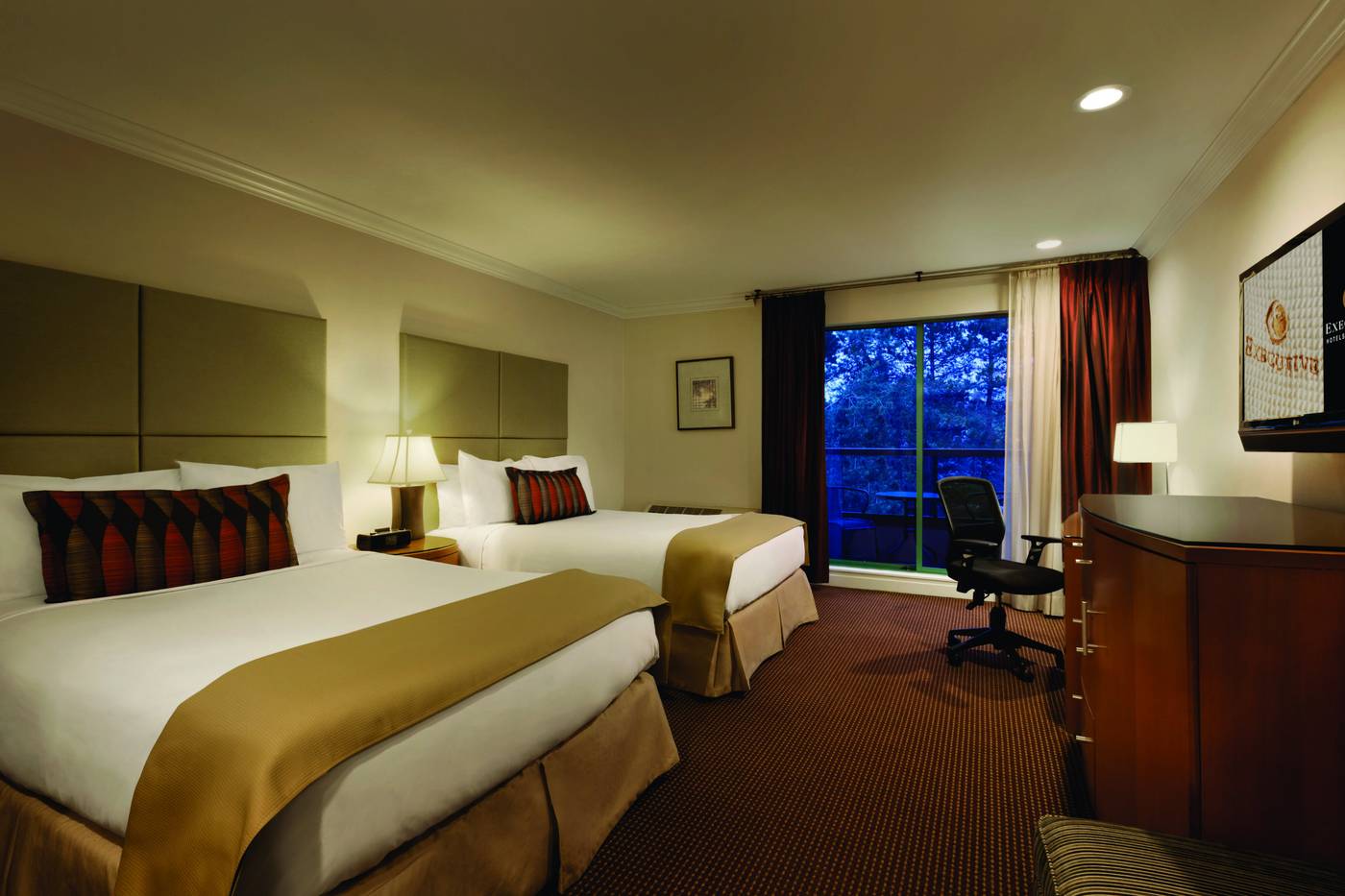 Executive-Suites-Hotel-Metro-Vancouver-Burnaby-Room-14