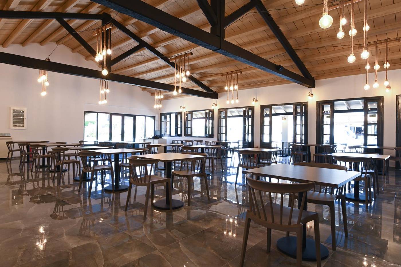 Sungate-Hotel-Restaurant-23