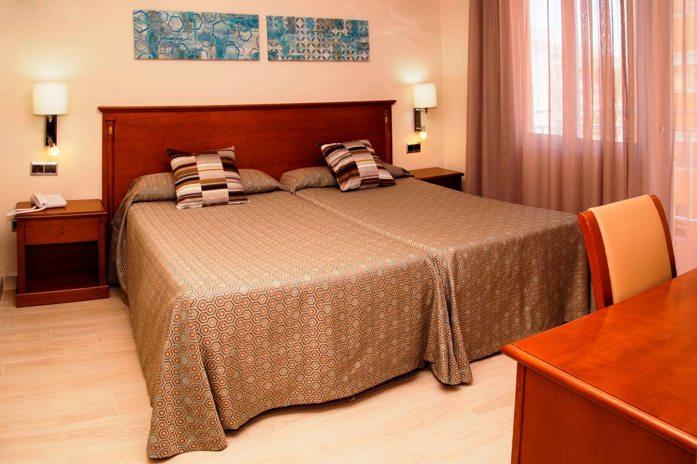 Ecuador-Park-Room-13