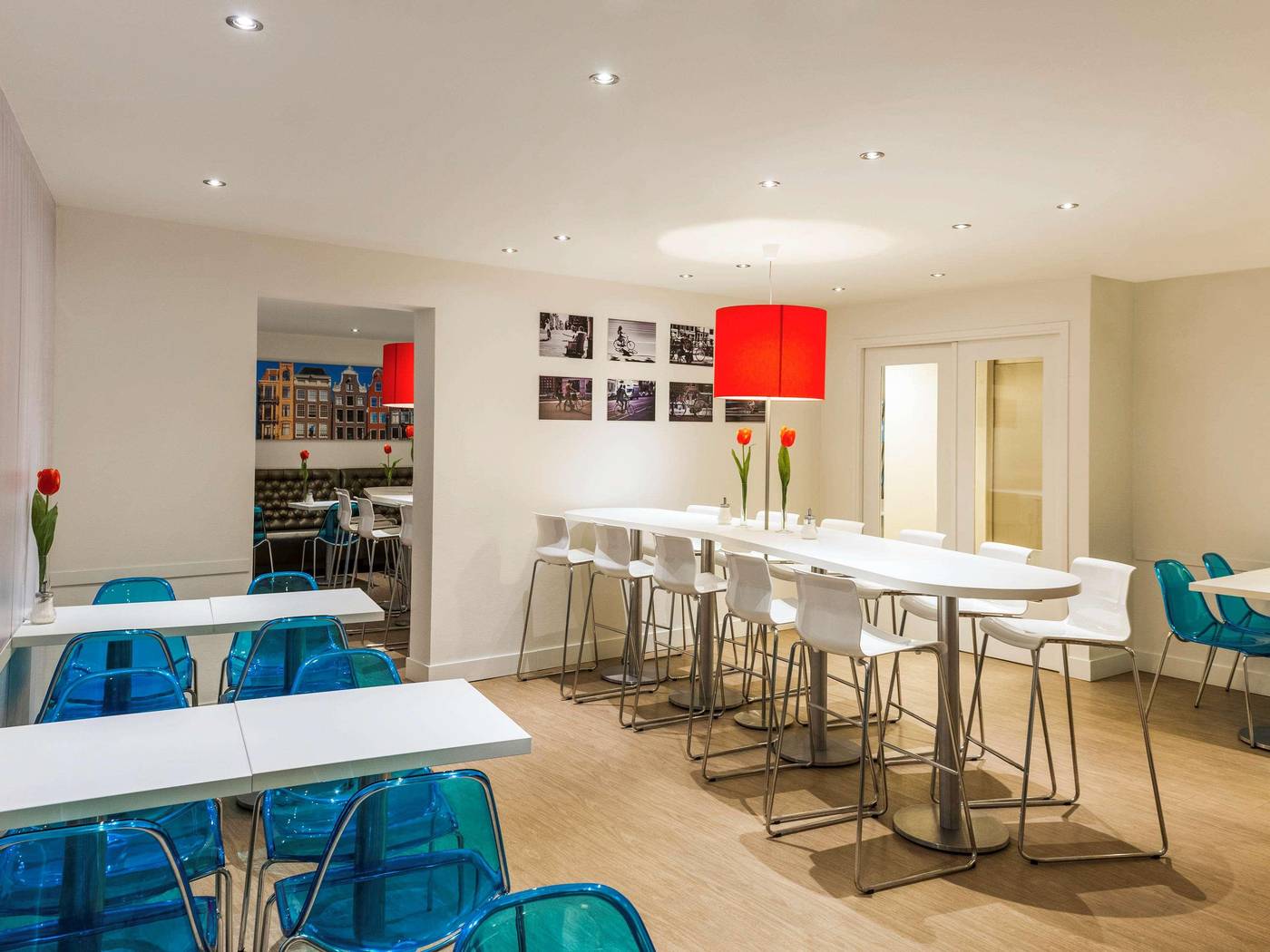 ibis-Styles-Amsterdam-Central-Station-Restaurant-13