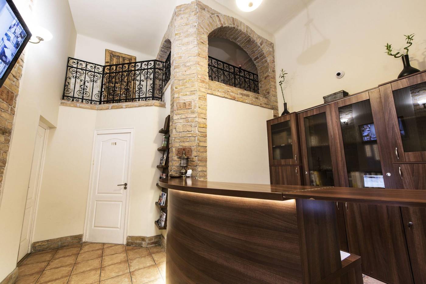 Centrooms-House-Lobby-6