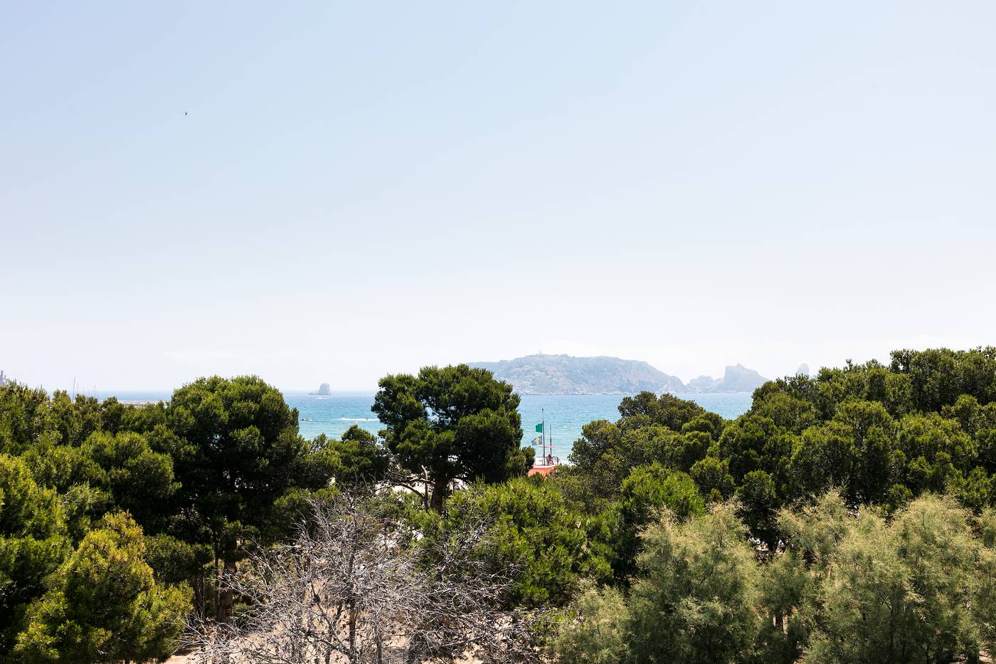 Salles-Beach-Apartments-Beach-41