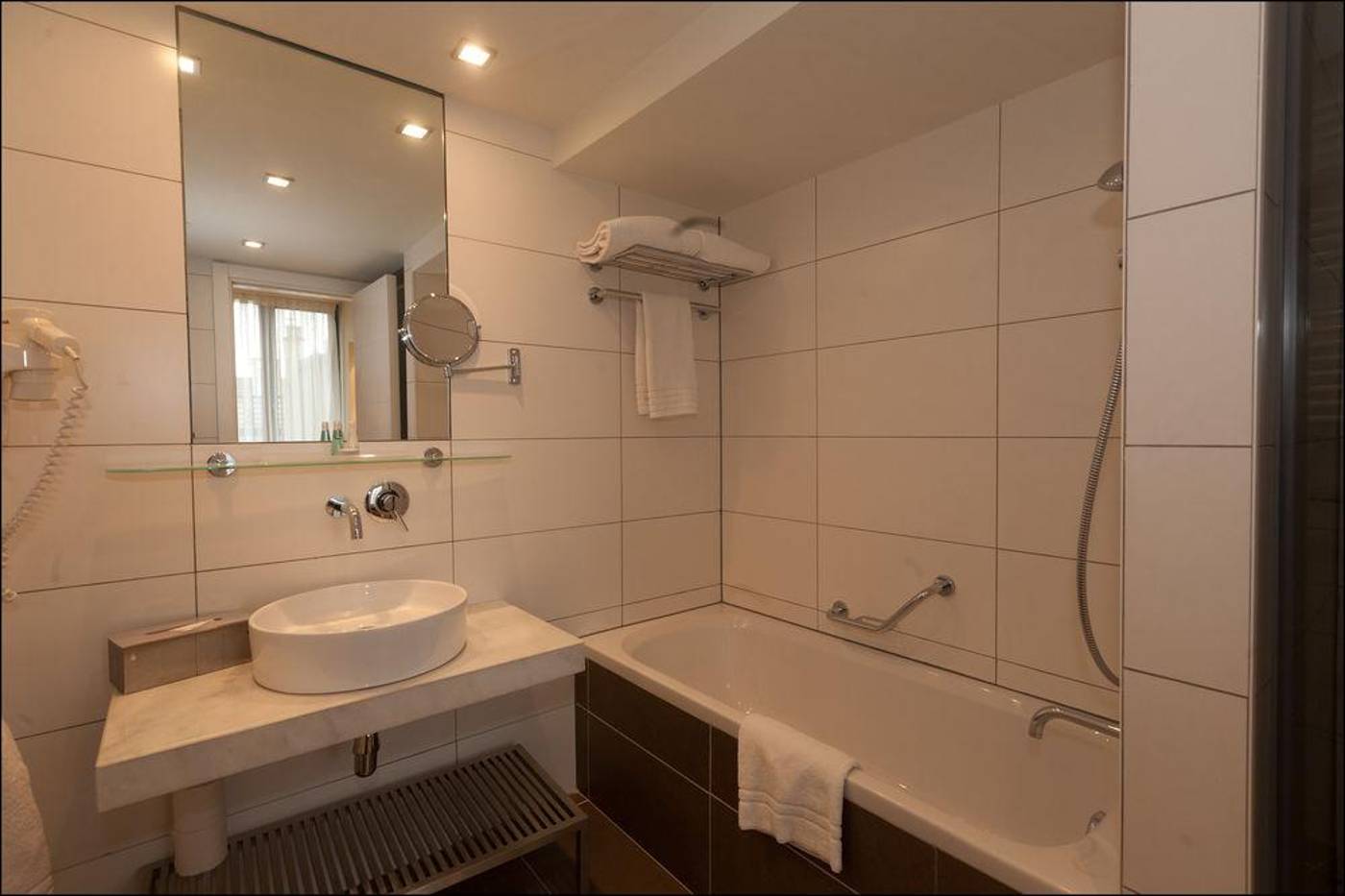 B-Aparthotel-Grand-Place-General-view-17