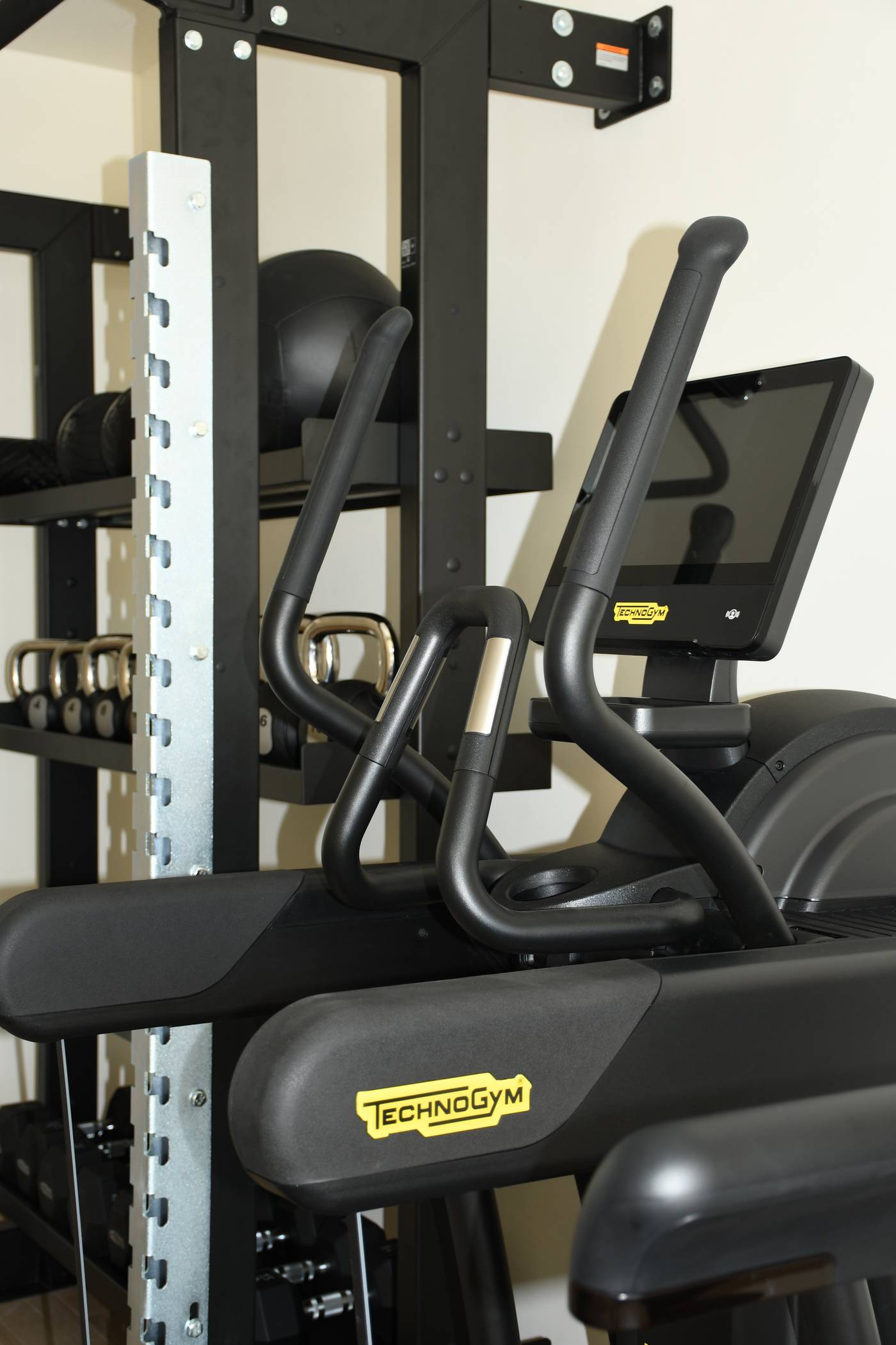 Porto-Mykonos-Hotel-Sports-and-Entertainment-79