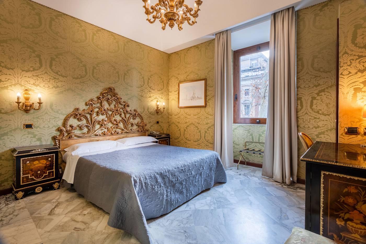 Des-Epoques-Hotel-Room-14