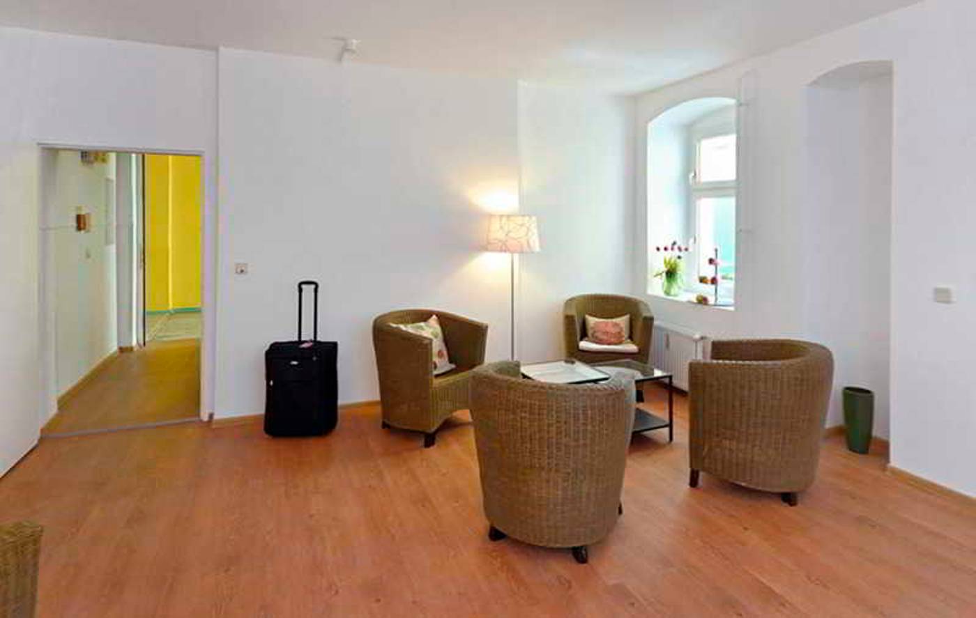 Old-Town-Hotel-Greifswalder-Strasse-Lobby-8