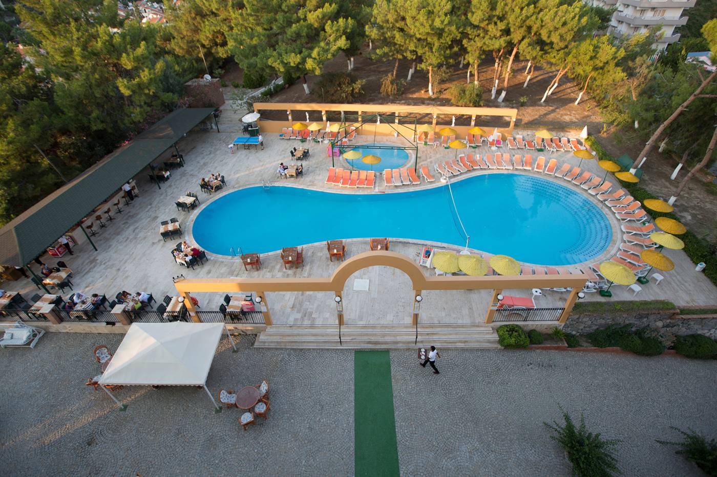 Tuntas-Family-Suites-Kusadasi-Pool-1