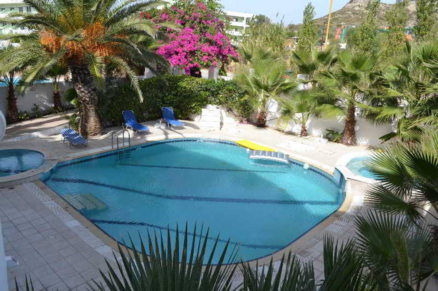 White-Palace-Studios-Pool-1