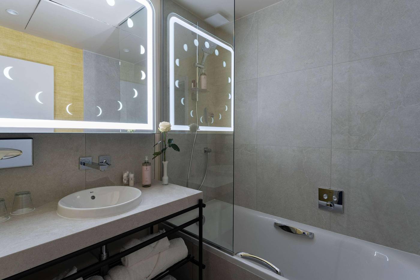 Astra-Opera-Astotel-Room-38