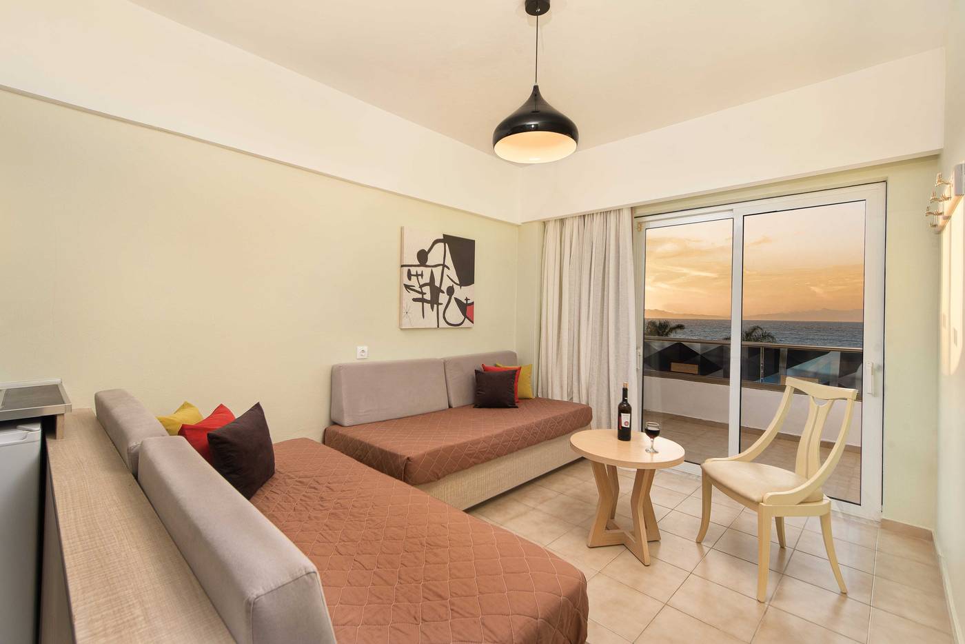 Sunny-Days-Apartments-Room-37