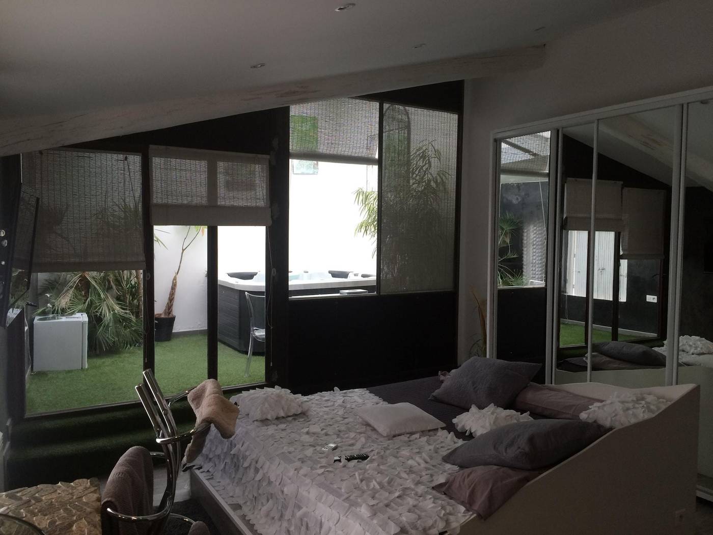 Les Chambres De Naevag-France-ST.-REMY-DE-PROVENCE-Room-8