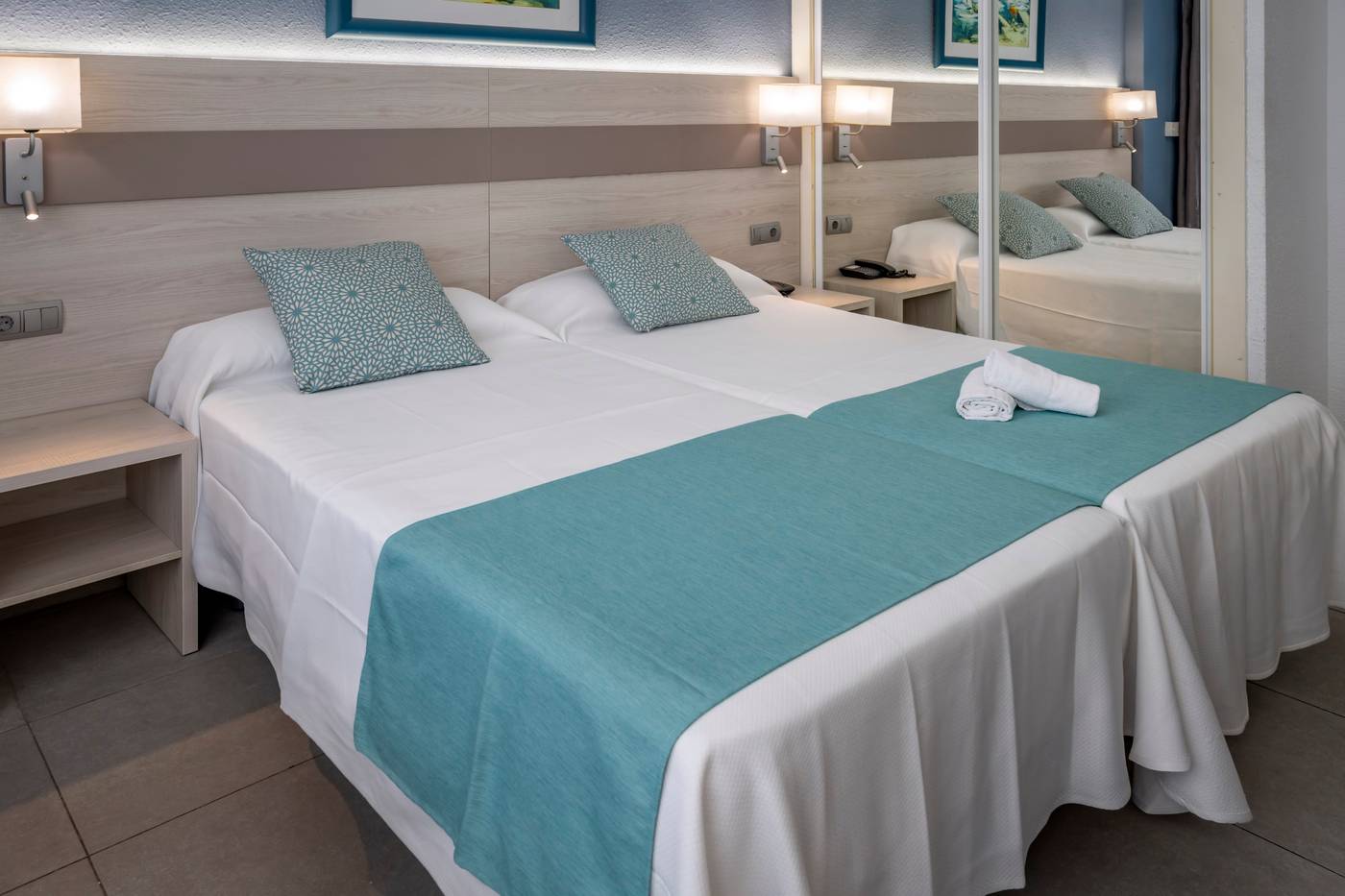 4R-Salou-Park-Resort-I-Room-18